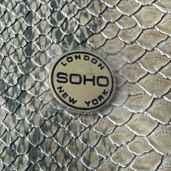 ✨ SOHO London New York Faux Snakeskin Travel Makeup Organizer – Champagne Gold - Picture 2 of 9